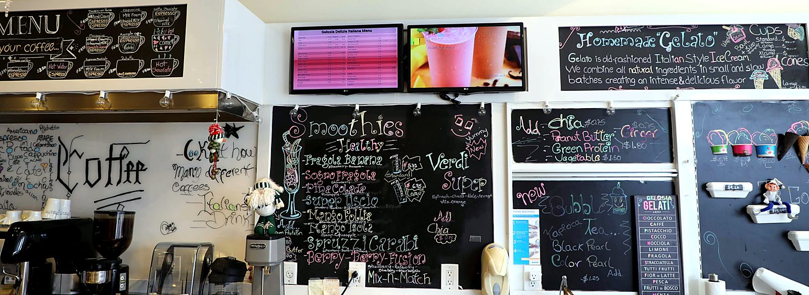 Menu boards inside Gelosia